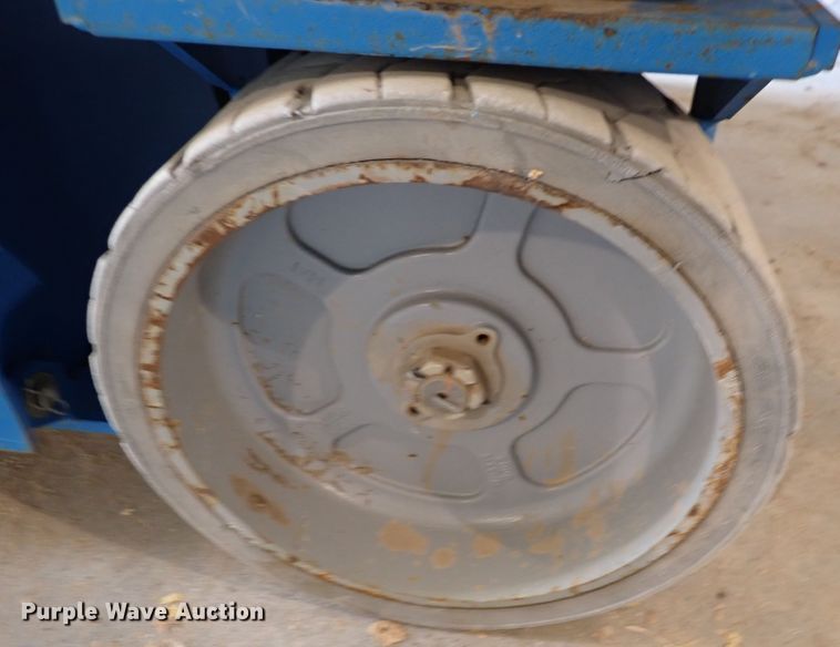 image for item DN2268 2015 Genie GS-3246  scissor lift