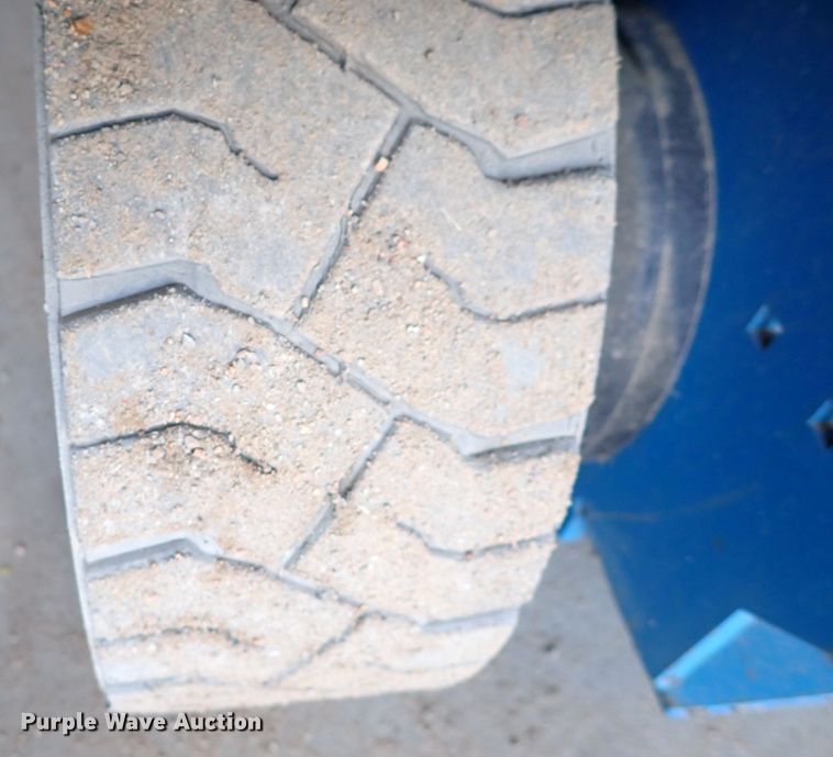 image for item DN2268 2015 Genie GS-3246  scissor lift