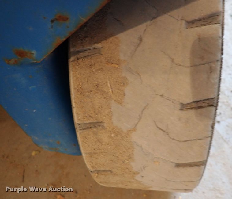 image for item DN2268 2015 Genie GS-3246  scissor lift