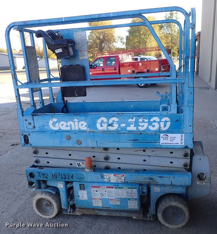 image for item DN2269 2001 Genie GS-1930  scissor lift