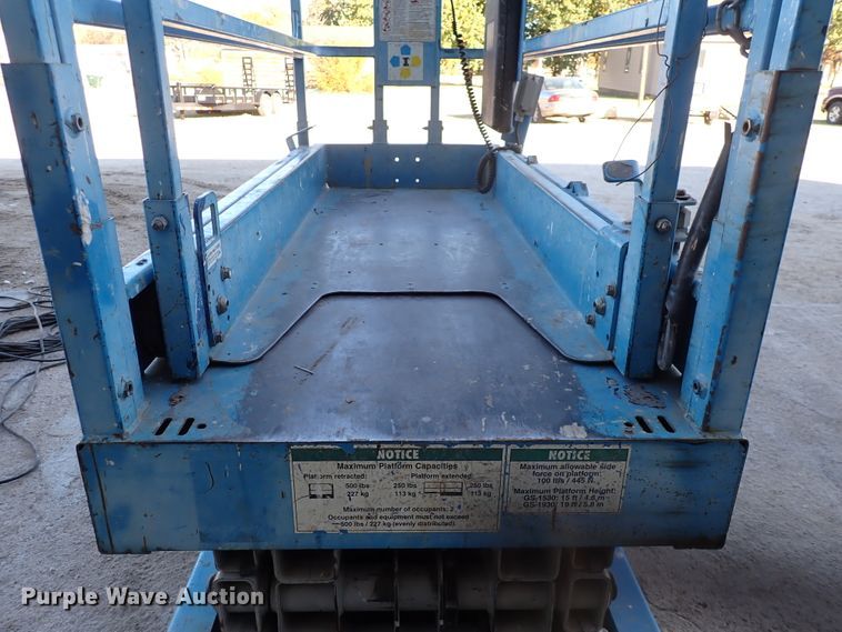 image for item DN2269 2001 Genie GS-1930  scissor lift