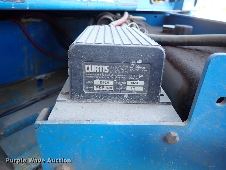 image for item DN2269 2001 Genie GS-1930  scissor lift