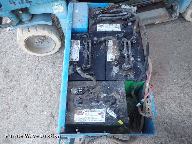 image for item DN2269 2001 Genie GS-1930  scissor lift