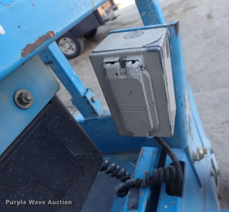 image for item DN2269 2001 Genie GS-1930  scissor lift