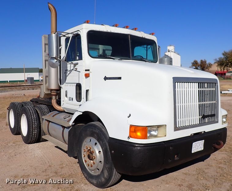 image for item DN2271 1995 International 9200  semi truck