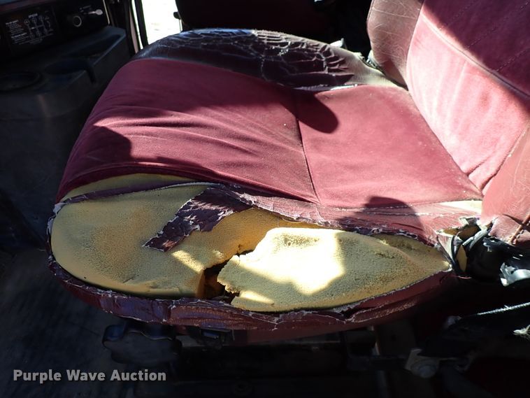 image for item DN2271 1995 International 9200  semi truck