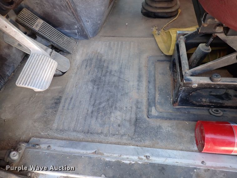 image for item DN2271 1995 International 9200  semi truck