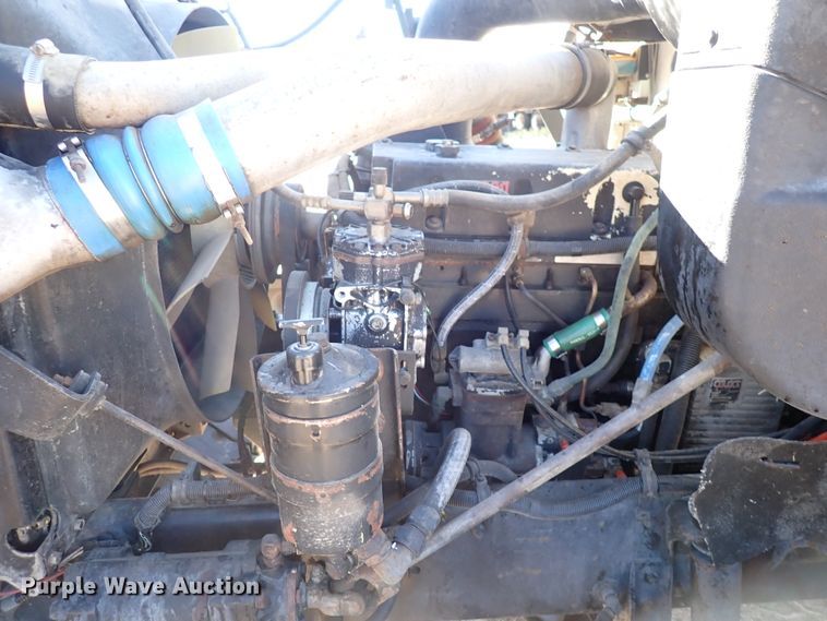 image for item DN2271 1995 International 9200  semi truck