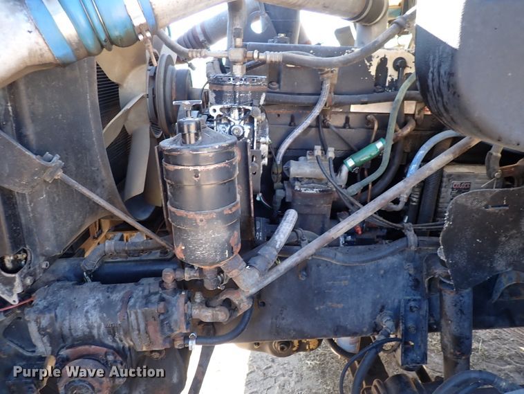 image for item DN2271 1995 International 9200  semi truck