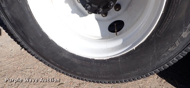 image for item DN2271 1995 International 9200  semi truck