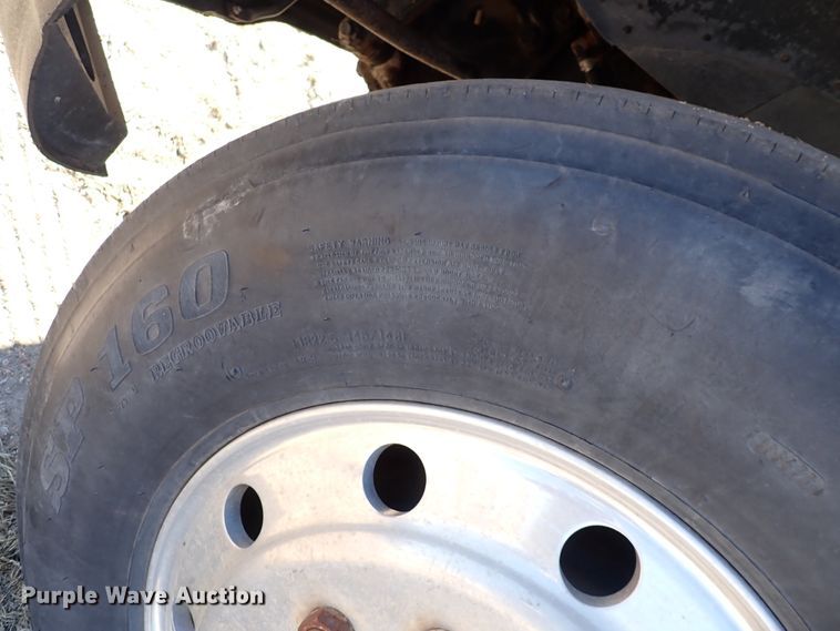 image for item DN2271 1995 International 9200  semi truck