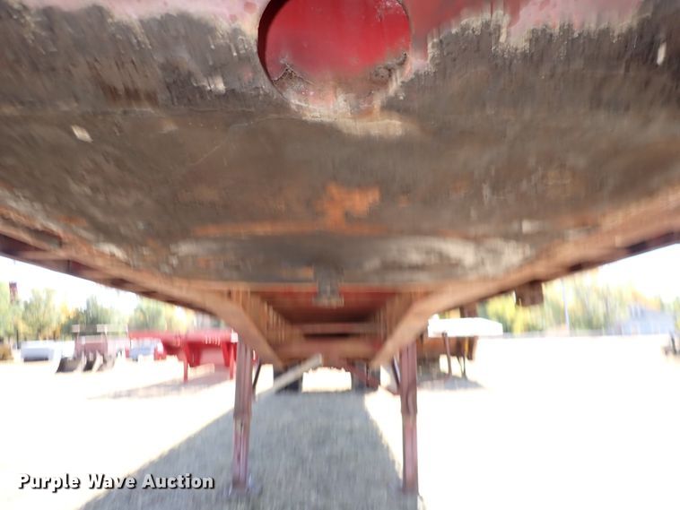 image for item DN2272 1988 Fruehauf  flatbed trailer