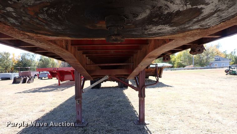 image for item DN2272 1988 Fruehauf  flatbed trailer
