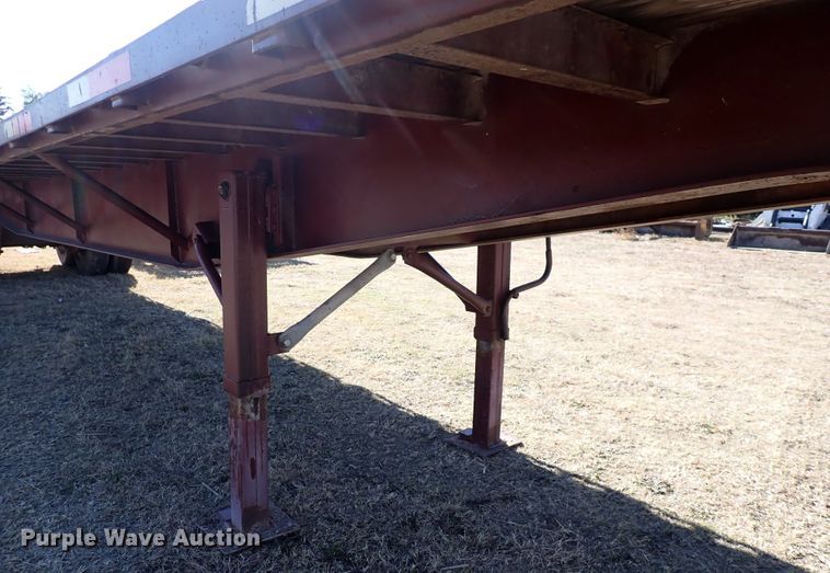 image for item DN2272 1988 Fruehauf  flatbed trailer