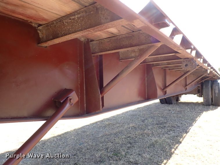 image for item DN2272 1988 Fruehauf  flatbed trailer