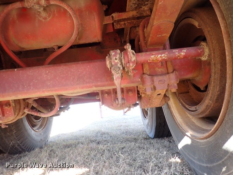 image for item DN2272 1988 Fruehauf  flatbed trailer