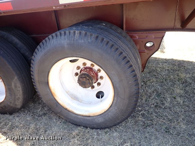 image for item DN2272 1988 Fruehauf  flatbed trailer