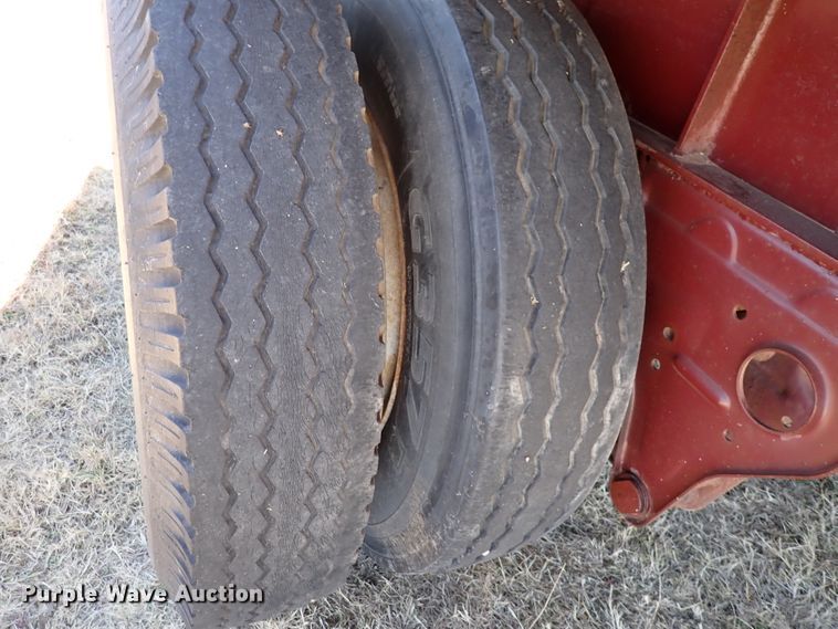 image for item DN2272 1988 Fruehauf  flatbed trailer