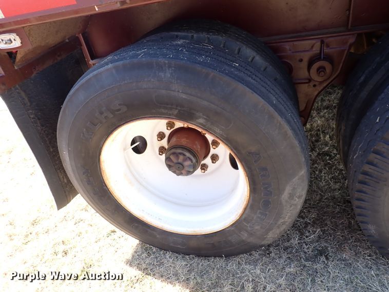 image for item DN2272 1988 Fruehauf  flatbed trailer