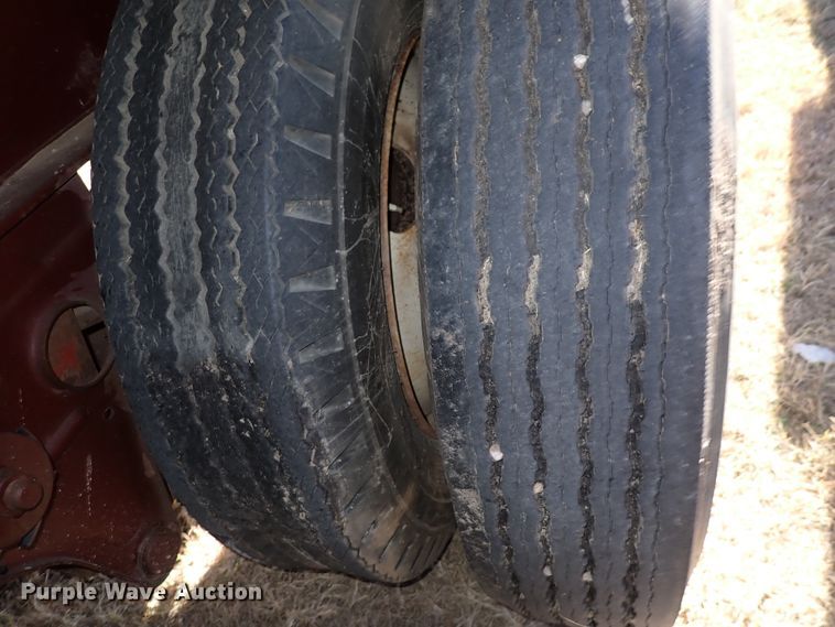 image for item DN2272 1988 Fruehauf  flatbed trailer