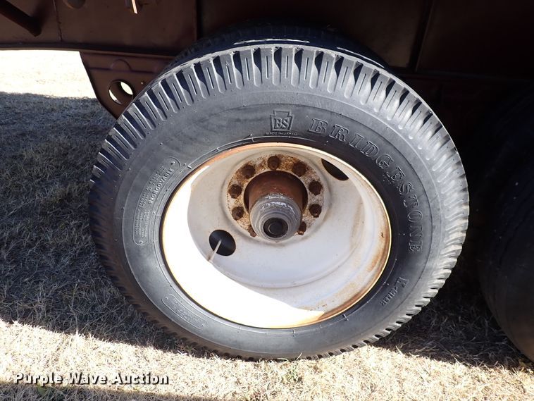 image for item DN2272 1988 Fruehauf  flatbed trailer