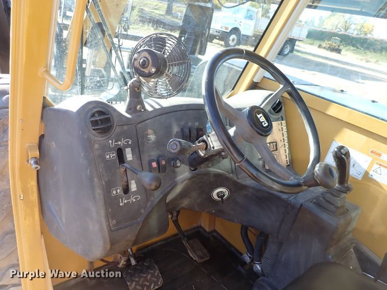 image for item DN2273 2007 Caterpillar TL943  telehandler