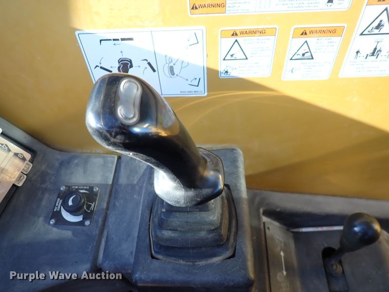 image for item DN2273 2007 Caterpillar TL943  telehandler