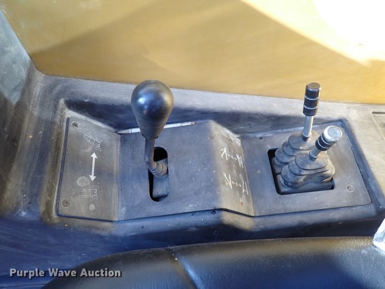 image for item DN2273 2007 Caterpillar TL943  telehandler