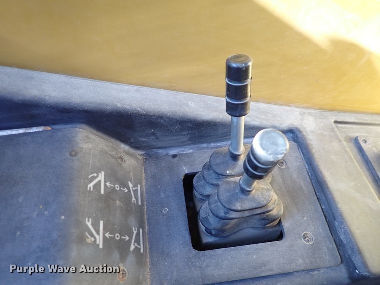 image for item DN2273 2007 Caterpillar TL943  telehandler