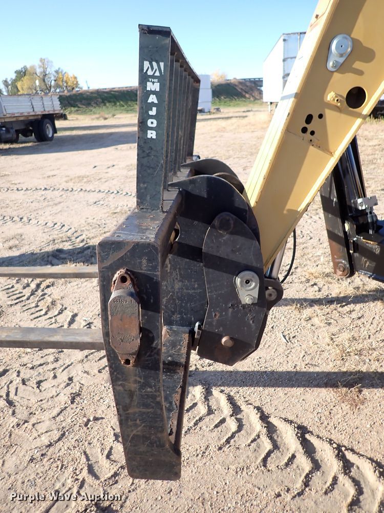 image for item DN2273 2007 Caterpillar TL943  telehandler