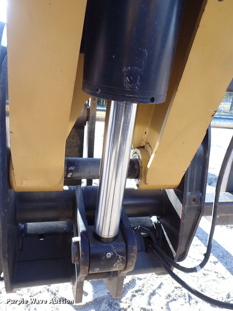 image for item DN2273 2007 Caterpillar TL943  telehandler