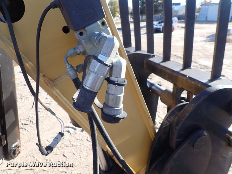 image for item DN2273 2007 Caterpillar TL943  telehandler