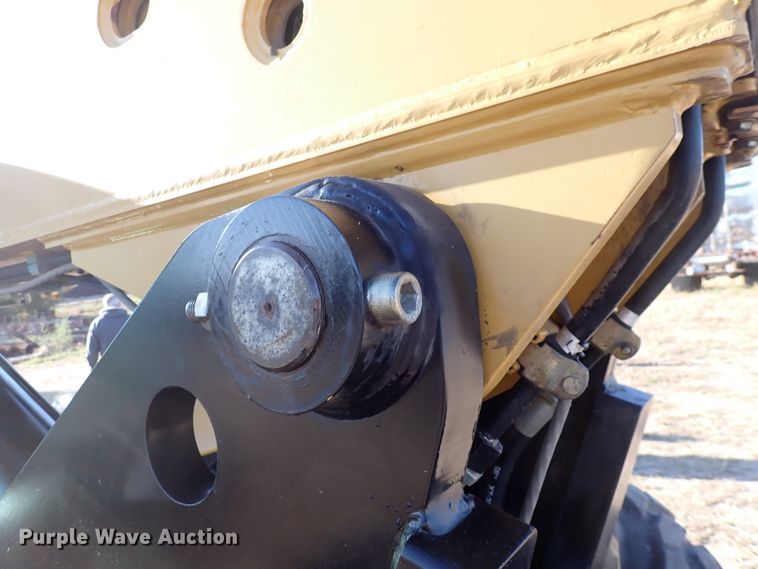 image for item DN2273 2007 Caterpillar TL943  telehandler