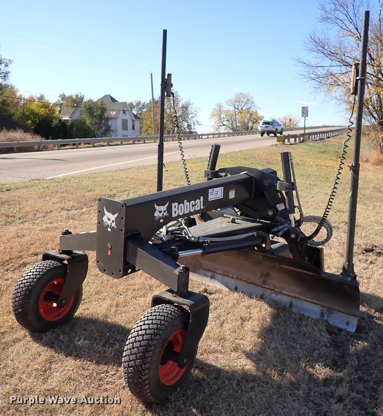 image for item DN2278 2010 Bobcat Grader 96  skid steer grader