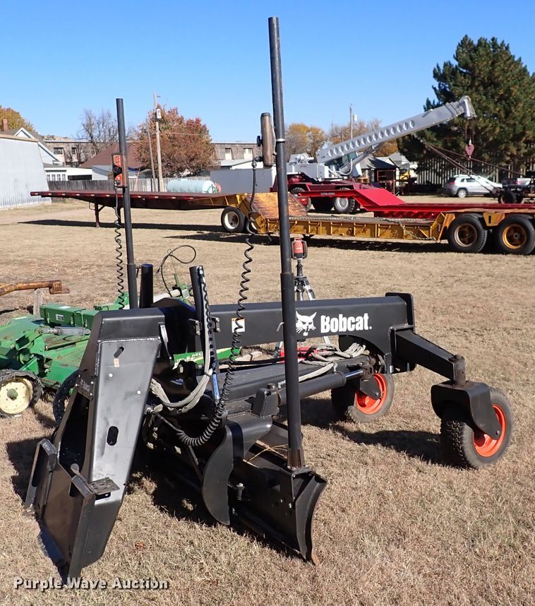 image for item DN2278 2010 Bobcat Grader 96  skid steer grader