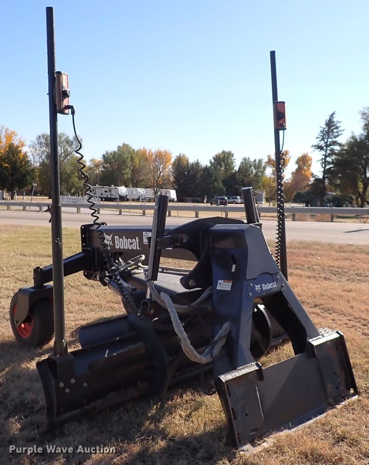 image for item DN2278 2010 Bobcat Grader 96  skid steer grader