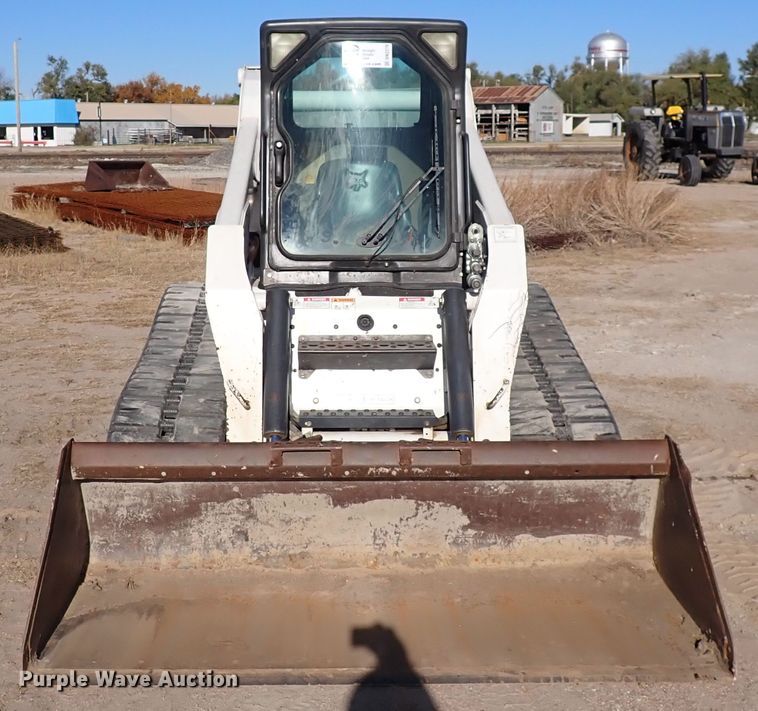 image for item DN2279 2010 Bobcat T300  tracked skid steer loader