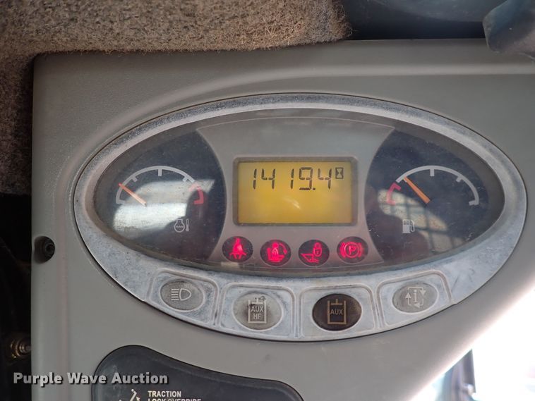 image for item DN2279 2010 Bobcat T300  tracked skid steer loader