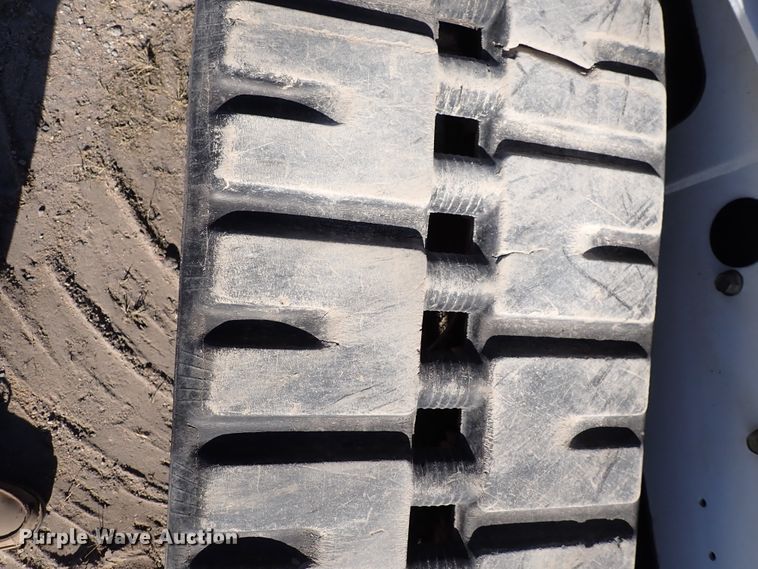 image for item DN2279 2010 Bobcat T300  tracked skid steer loader