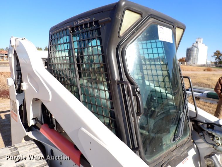 image for item DN2279 2010 Bobcat T300  tracked skid steer loader