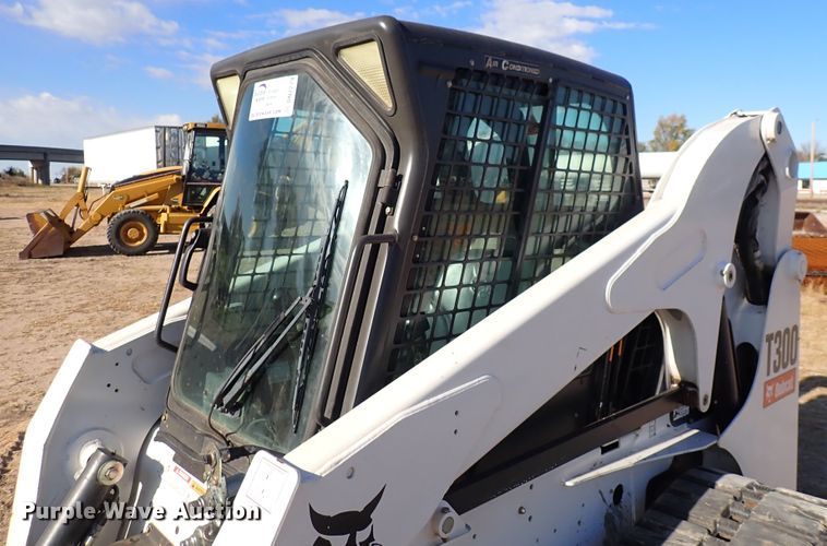 image for item DN2279 2010 Bobcat T300  tracked skid steer loader