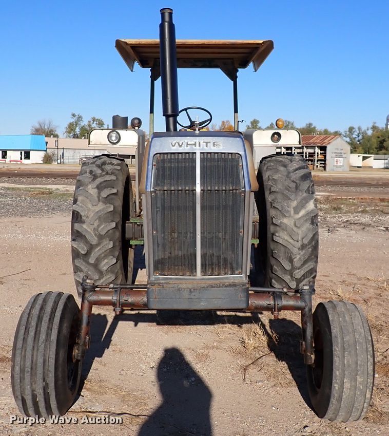 image for item DN2282 1977 White 2-105 Field Boss  tractor