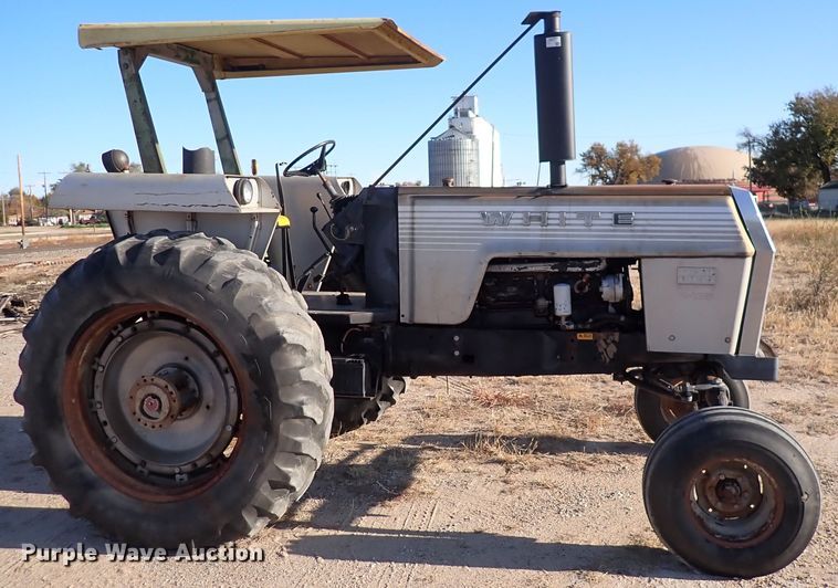 image for item DN2282 1977 White 2-105 Field Boss  tractor