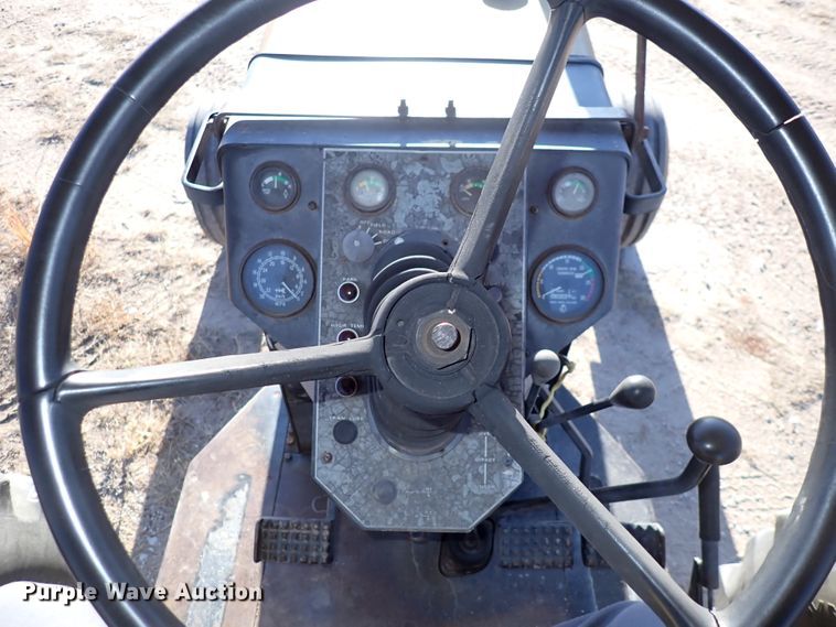 image for item DN2282 1977 White 2-105 Field Boss  tractor