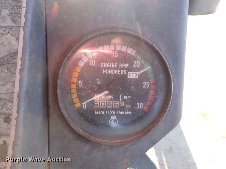 image for item DN2282 1977 White 2-105 Field Boss  tractor