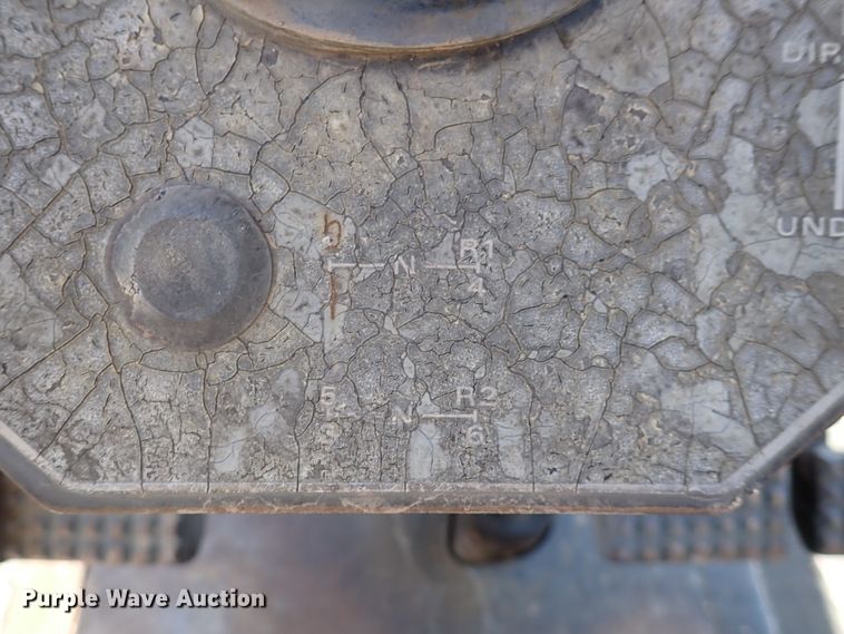 image for item DN2282 1977 White 2-105 Field Boss  tractor