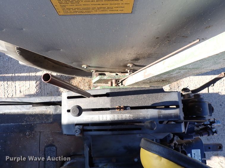 image for item DN2282 1977 White 2-105 Field Boss  tractor