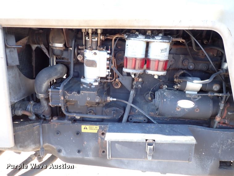 image for item DN2282 1977 White 2-105 Field Boss  tractor