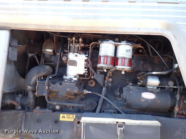 image for item DN2282 1977 White 2-105 Field Boss  tractor