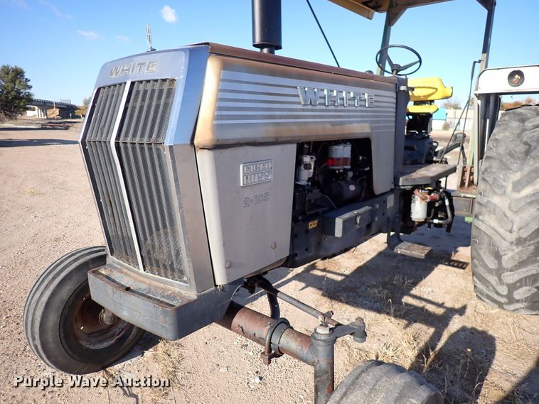 image for item DN2282 1977 White 2-105 Field Boss  tractor